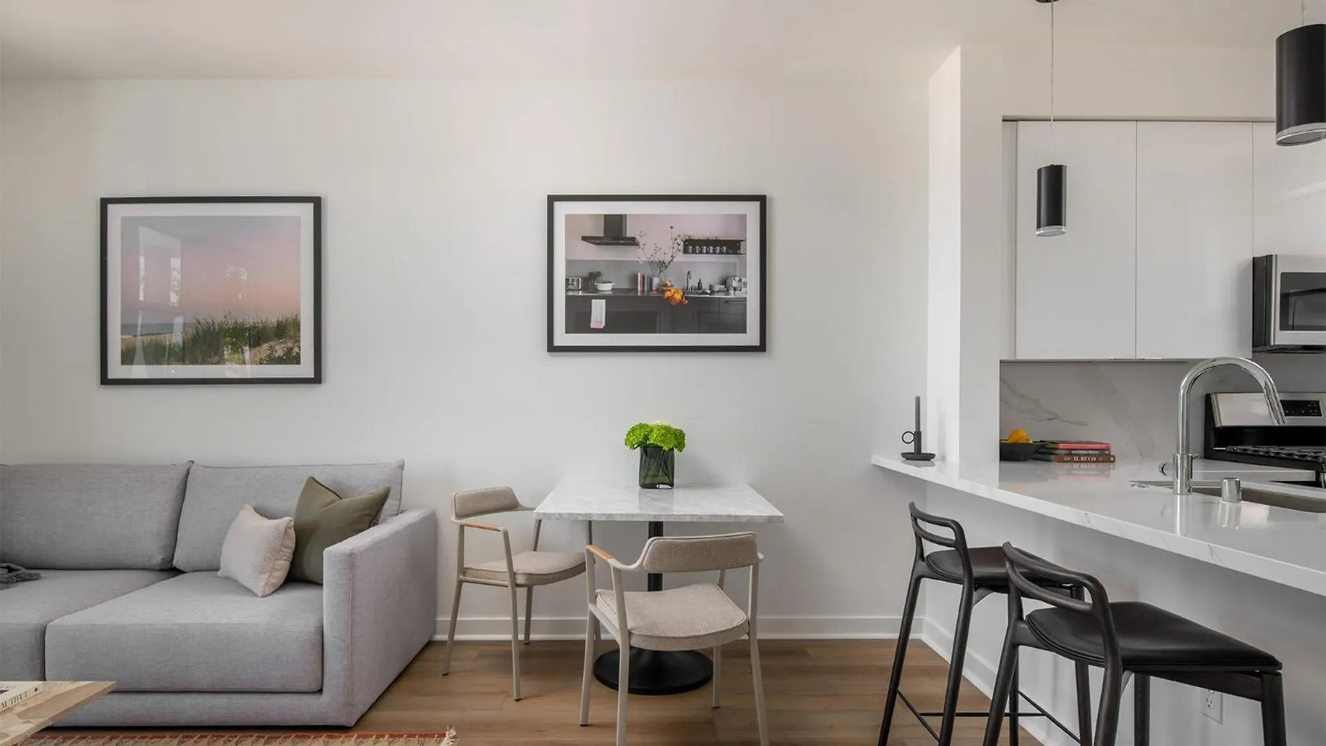 1 Bedroom Luxury Ariva Apartment Las Vegas