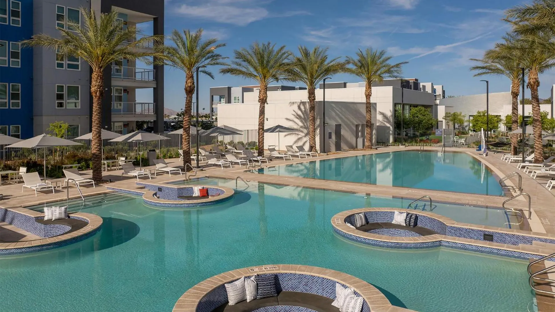 1 Bedroom Luxury Ariva Apartment Las Vegas
